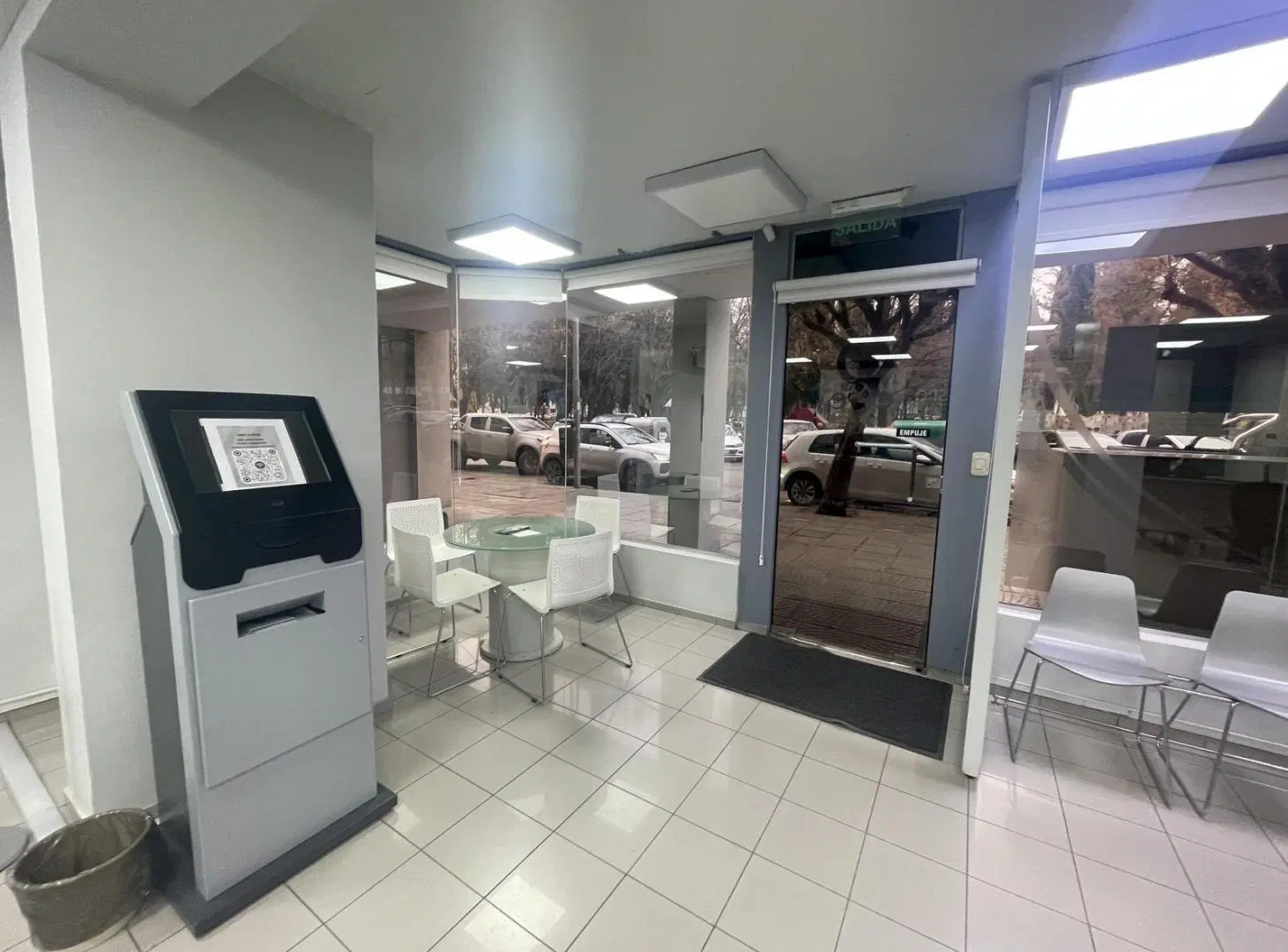 Venta Oficina pleno centro Neuquen 4
