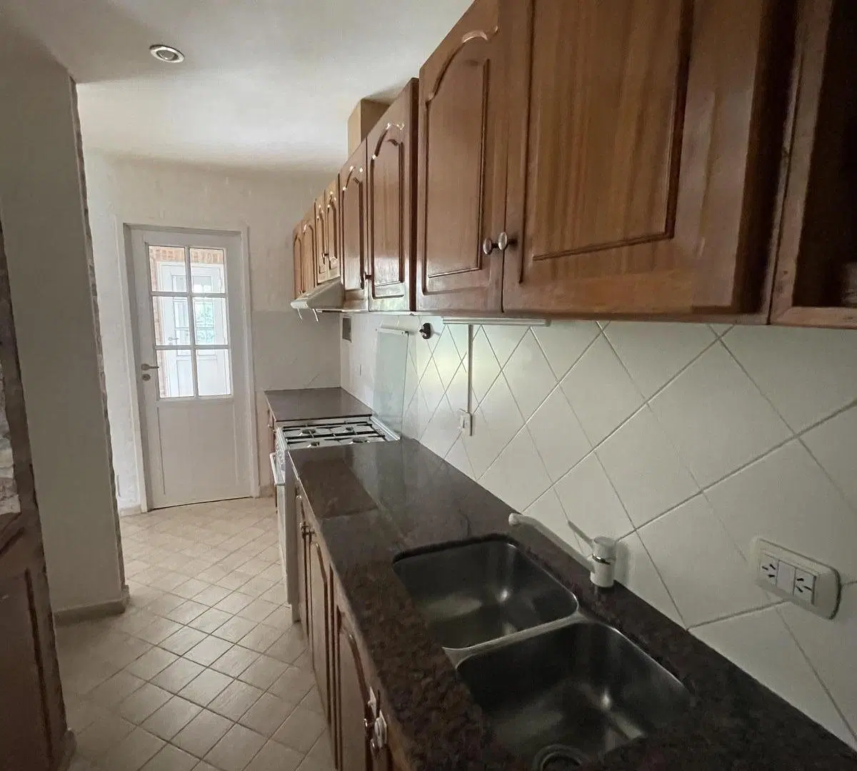 Alq Casa 3 dorm Villa Luisa 4