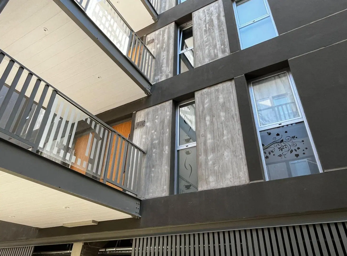 Departamento en 2 dormitorios, living comedor, cochera y amenities 4