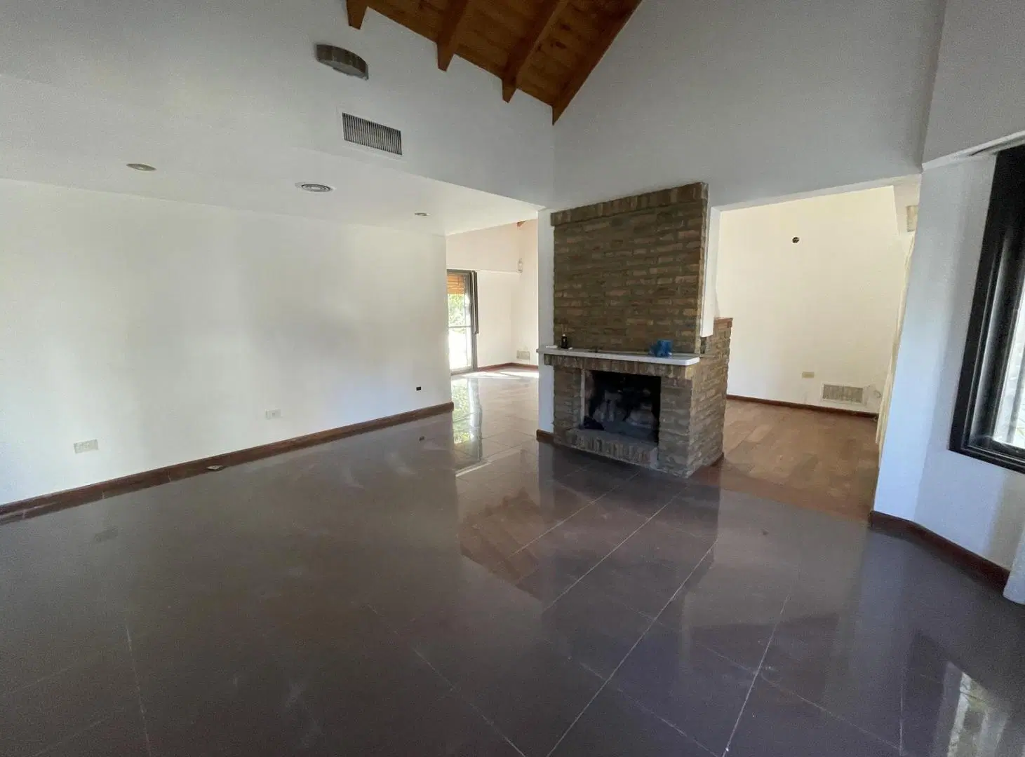 Venta Casa 3 dormitorios con quincho 3
