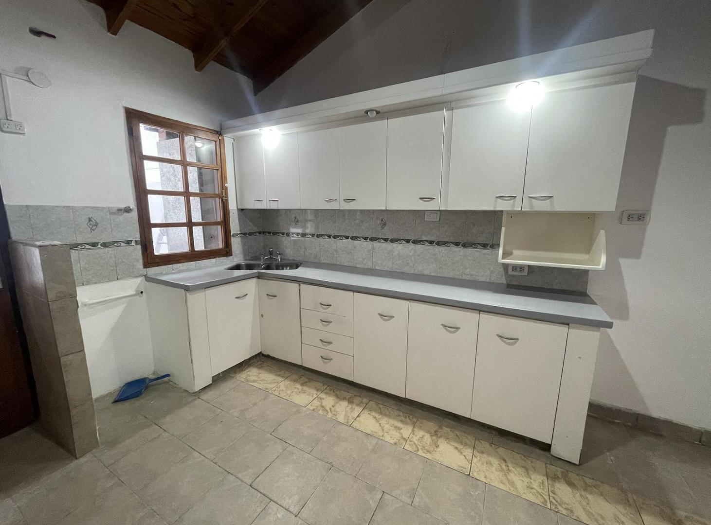 Foto de Casa 3 dormitorios con parrilla y cochera, imagen 1