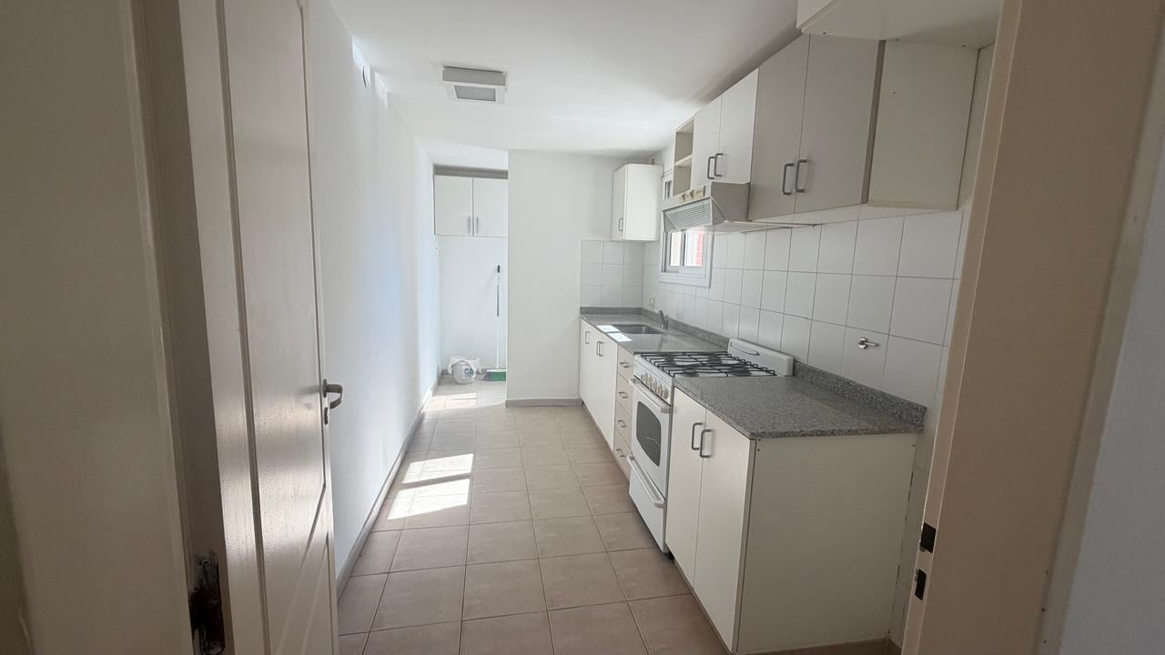 Foto de Departamento EN MICROCENTRO CON COCHERA, imagen 1