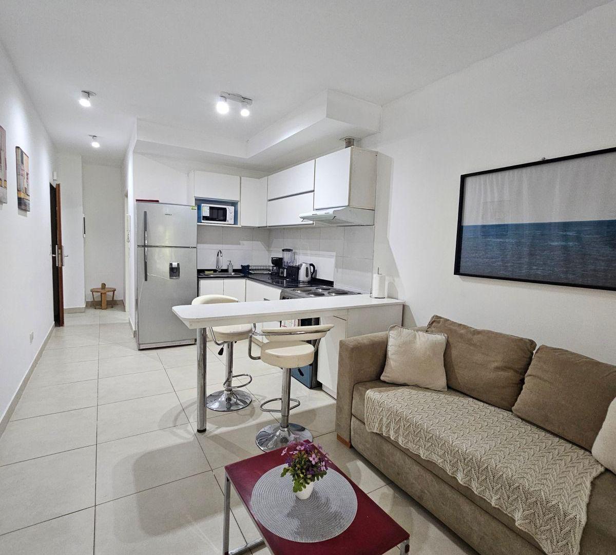 Foto de ALQUILER TEMPORARIO! PRECIO PAQUETE! Luminoso monoambiente con balcón, imagen 3
