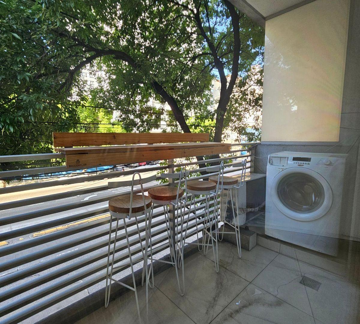 Foto de ALQUILER TEMPORARIO! PRECIO PAQUETE! Luminoso monoambiente con balcón, imagen 2