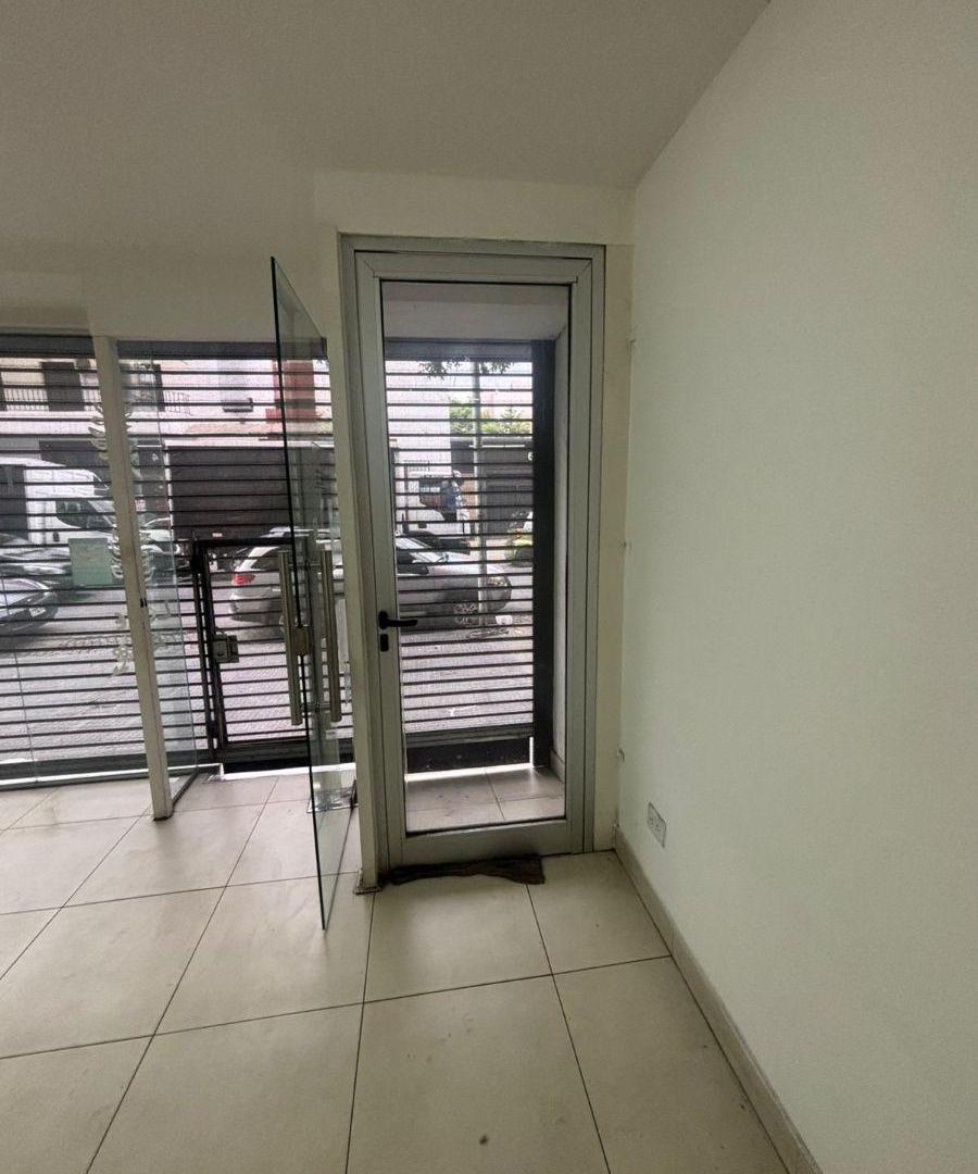 Foto de ¡Excelente Local Comercial en Venta en el Corazón de Monte Castro! Gran Vidriera y Ubicación, imagen 5
