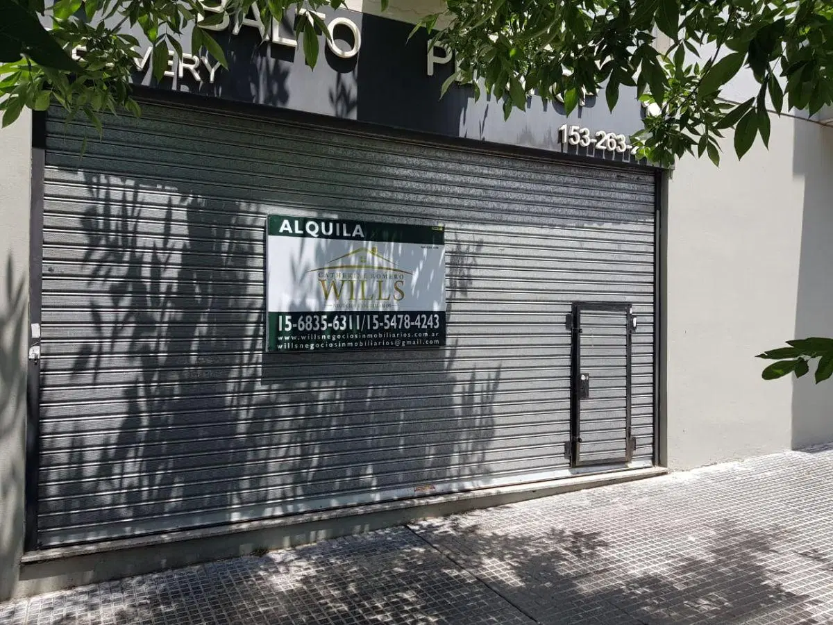 Excelente Local Comercial en Alquiler en El Corazón de Monte Castro! 5