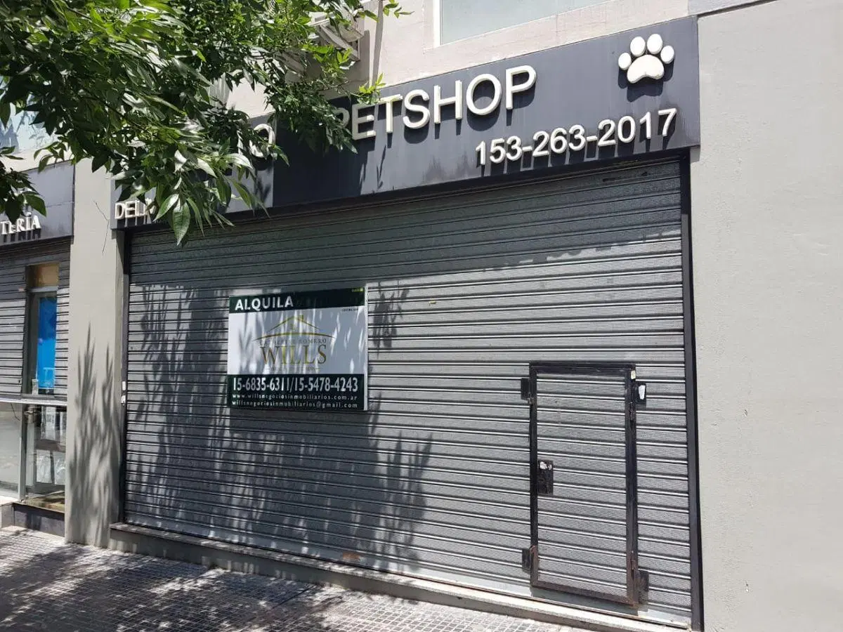 Excelente Local Comercial en Alquiler en El Corazón de Monte Castro! 3