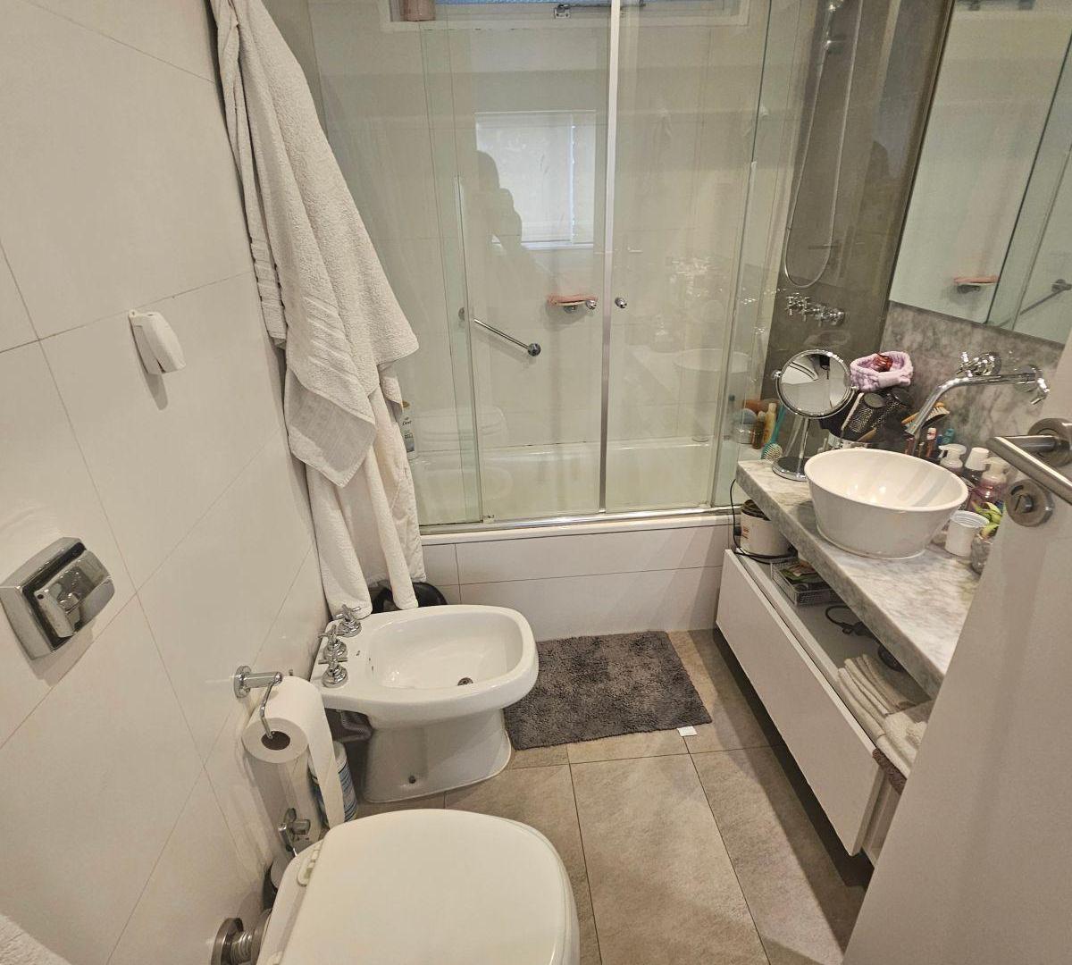 Foto de EXCELENTE PISO 4 AMBIENTES C/DEPENDENCIA Y COCHERA, imagen 5