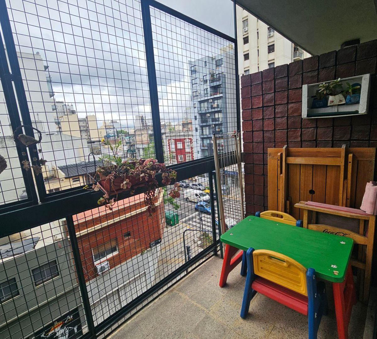 Foto de AMPLIO DEPARTAMENTO DE 3 AMBIENTES EN ALMAGRO CON 2 BALCONES Y COCHERA, imagen 5