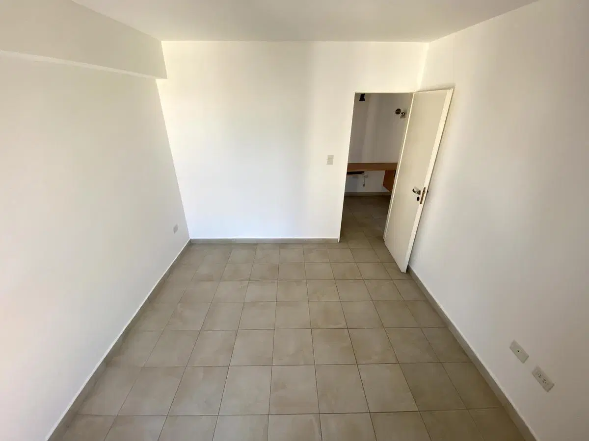 Departamento - Área Centro Este 8