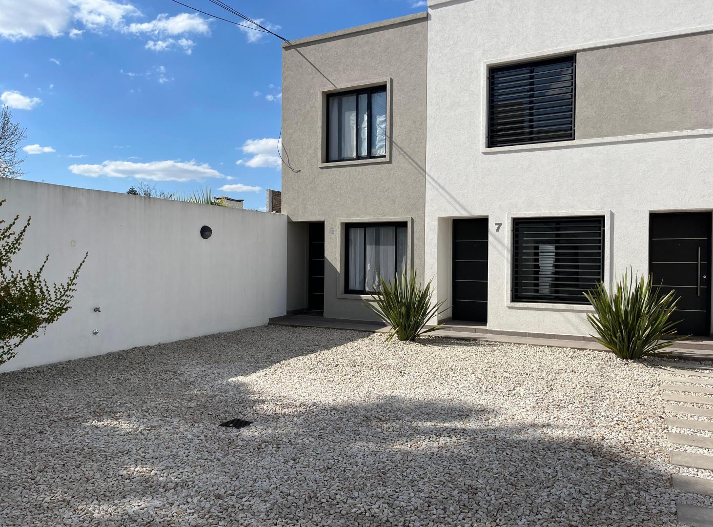 Foto de Dúplex 3 ambientes en Condominio c/Cochera - Ituzaingó Norte, imagen 1