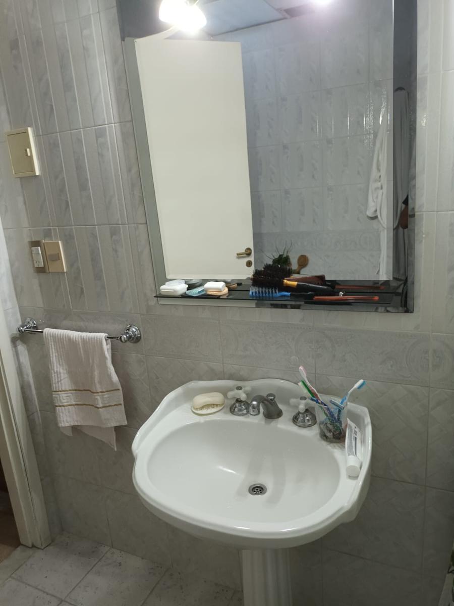 Importante Casa en El Barrio de Flores 2