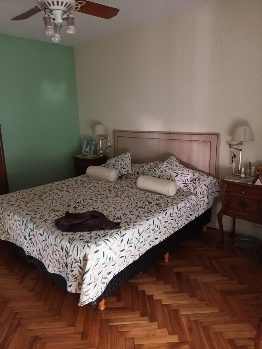 Importante Casa en El Barrio de Flores 4