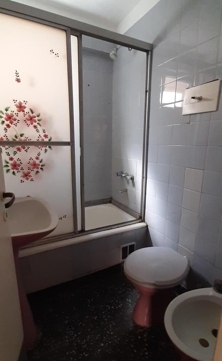 Departamento de 4 Ambientes en Pompeya 5