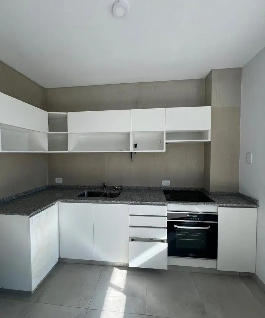 Monoambiente con cochera en Venta - Vicente López- vias 2