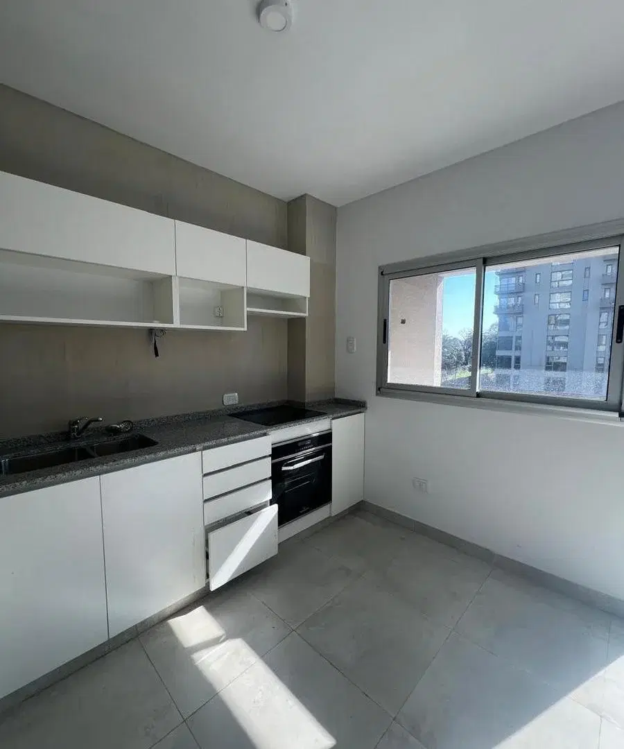 Monoambiente con cochera en Venta - Vicente López- vias 4