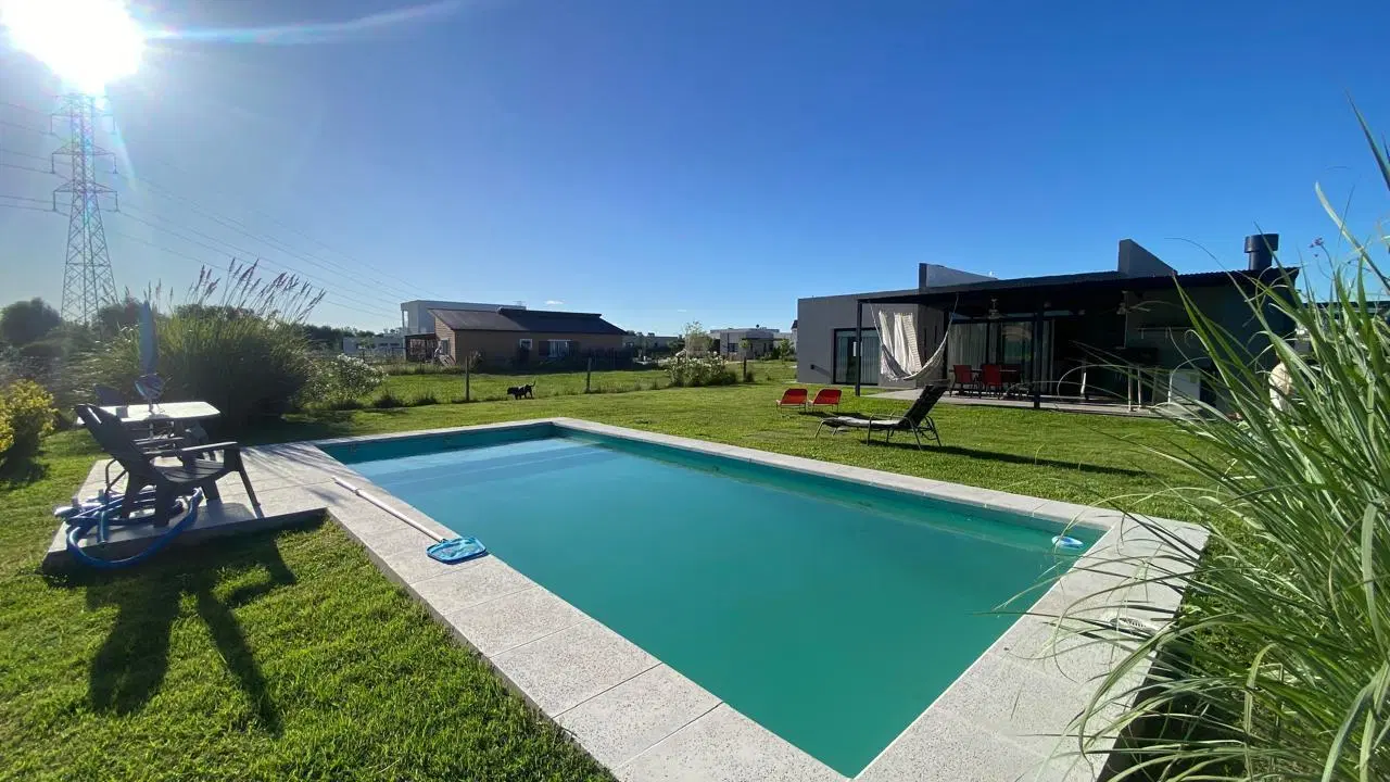 Casa en una planta con jardín, galería y piscina| Club Manuel Belgrano- Ing. Maschwitz 2