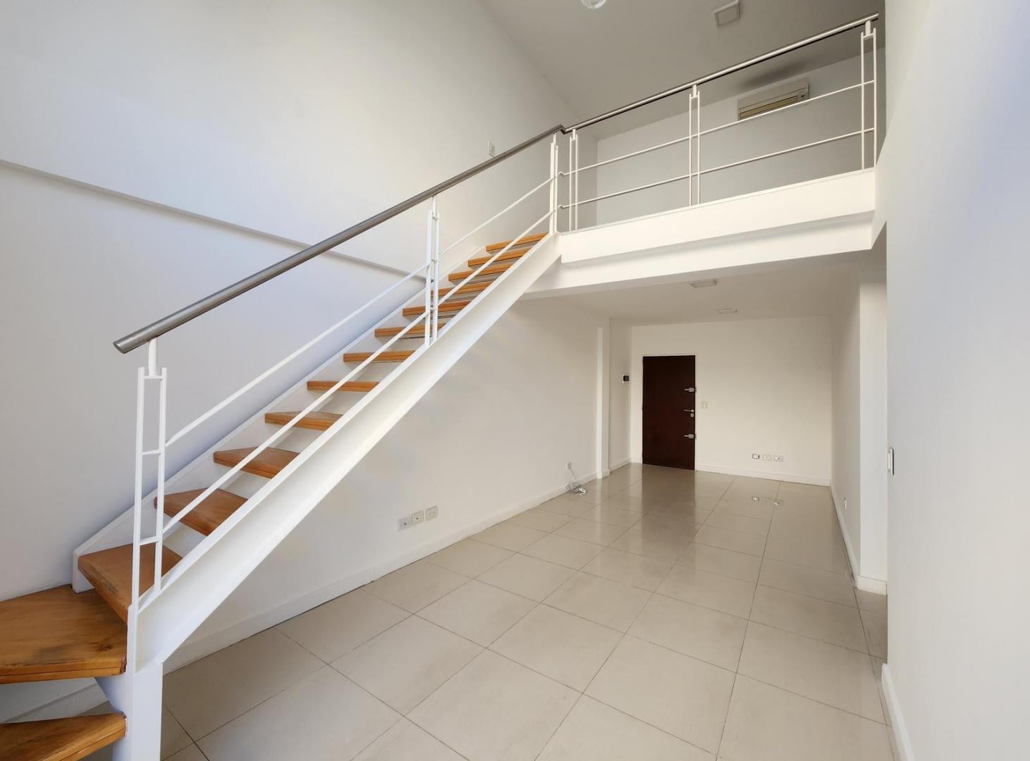 Duplex con Patio y Parrilla propia, Cochera . Complejo con Gym, Pileta, SUM y Seg 24 hs!!