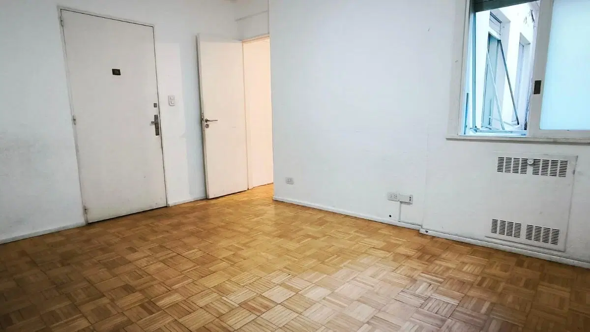 Departamento de 4 ambientes u oficinas en plena zona comercial y cultural 3