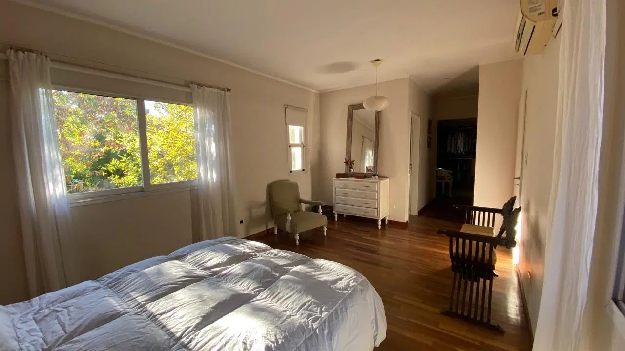 Casa 5 Ambientes en Los Jazmines Pilar del Este. Apta Crédito. Jardín y Galería. 4
