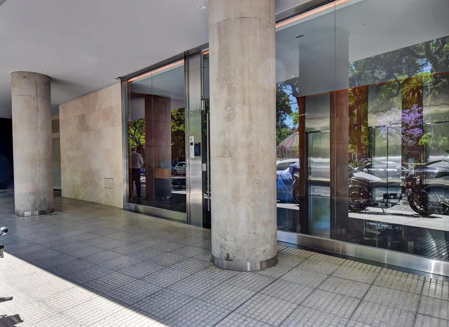 Departamento recién estrenado en mega Edificio premium con Pileta, Gym, SUM, Parrilla , Seg 24 hs ! 2