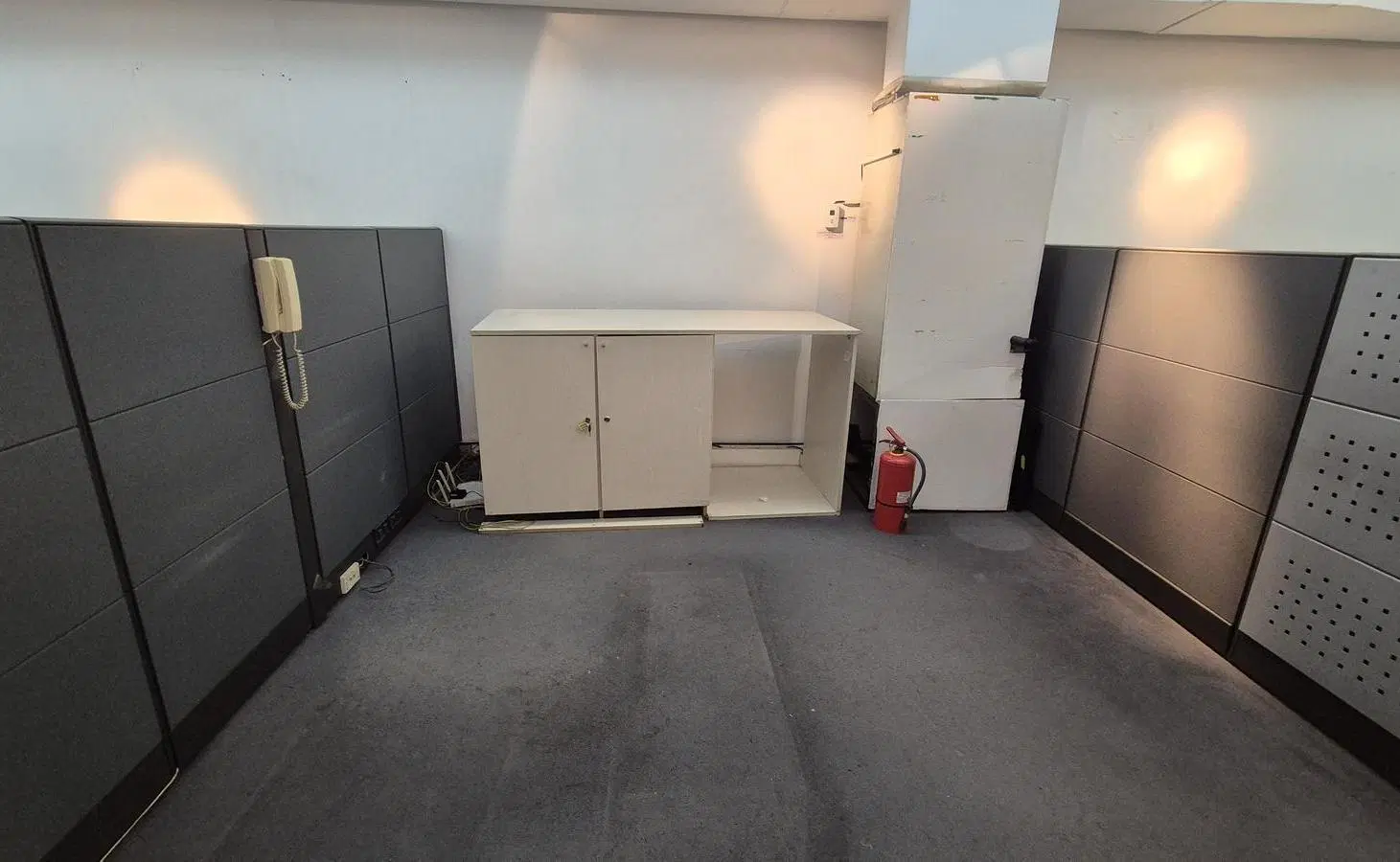 Oficina en VENTA , muchos m2 ,excelente ubicación. Vista a la Plaza! 4