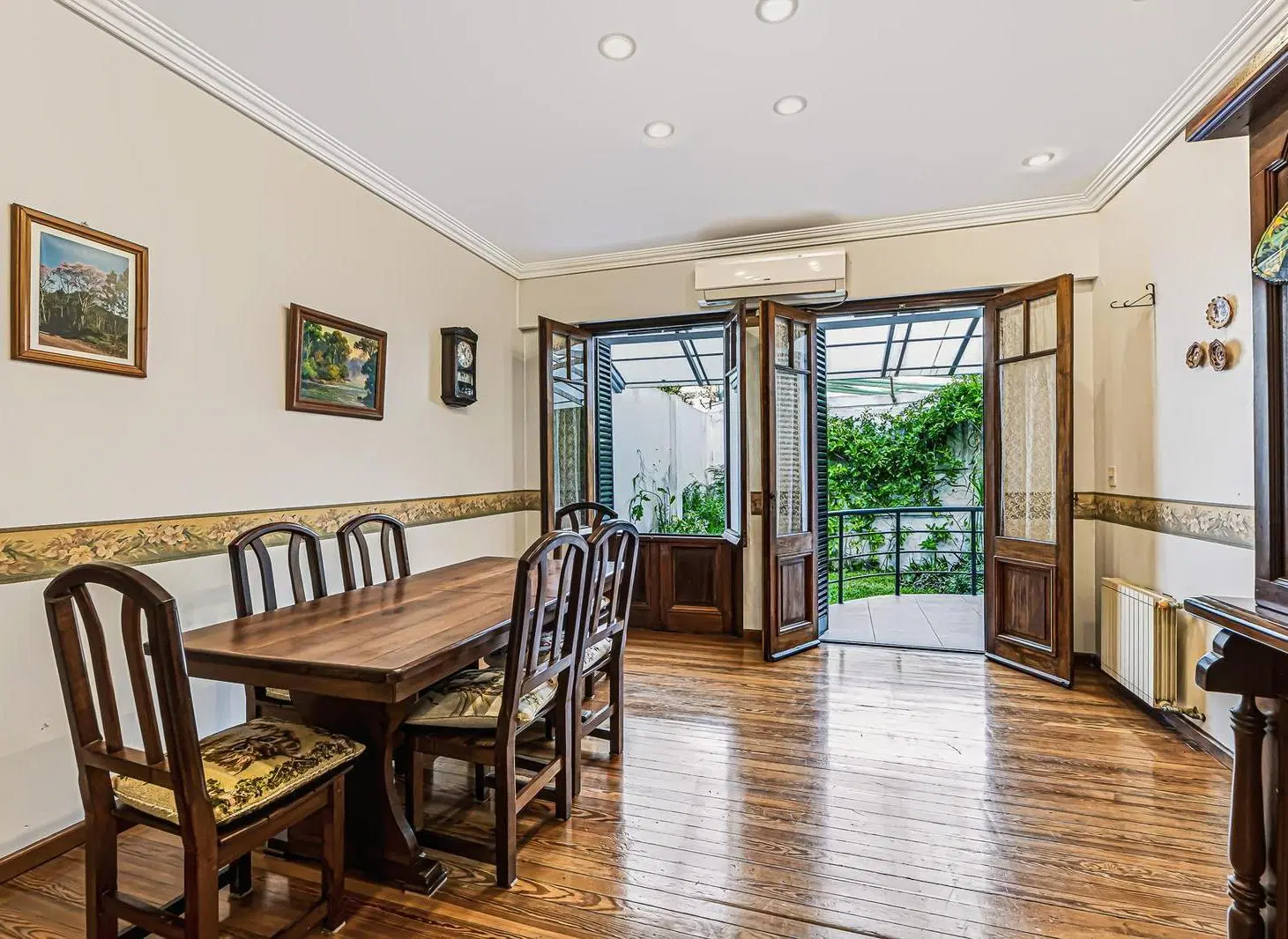 Casa de Estilo en Belgrano R | Jardín, Parrilla, Sótano | A metros de Plaza Castelli 8