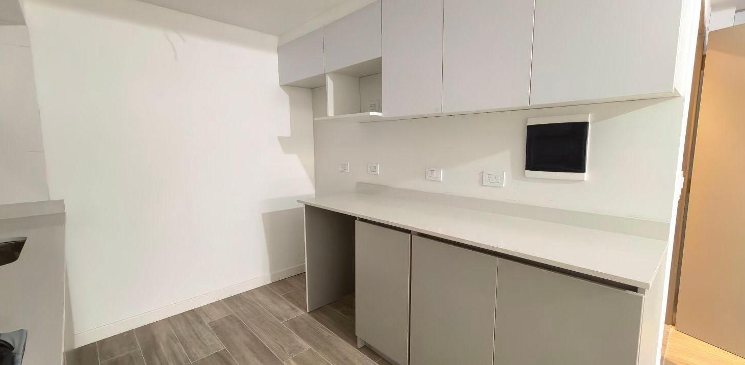 Foto de 3 ambientes con balcón y patio en edificio con Amenities, en el corazón, imagen 2