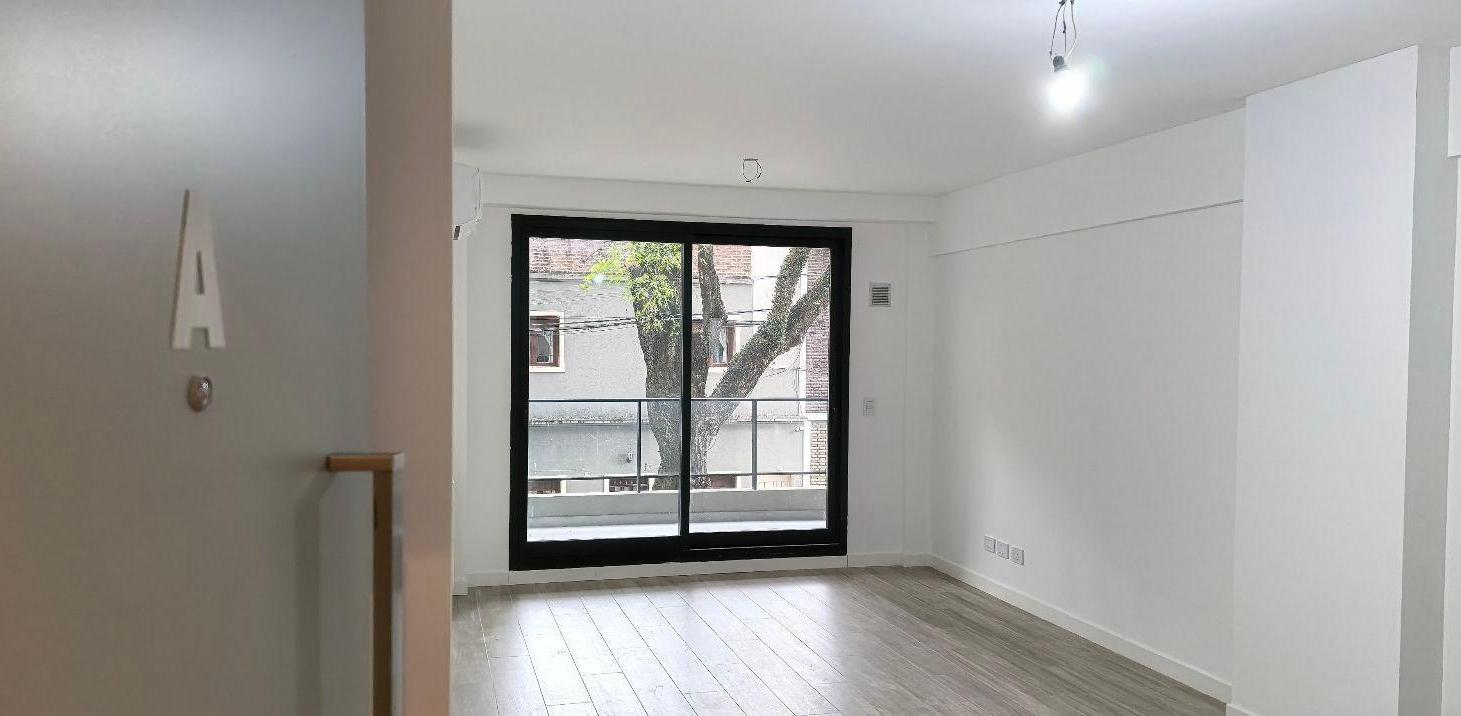 Foto de 3 ambientes con balcón y patio en edificio con Amenities, en el corazón, imagen 4