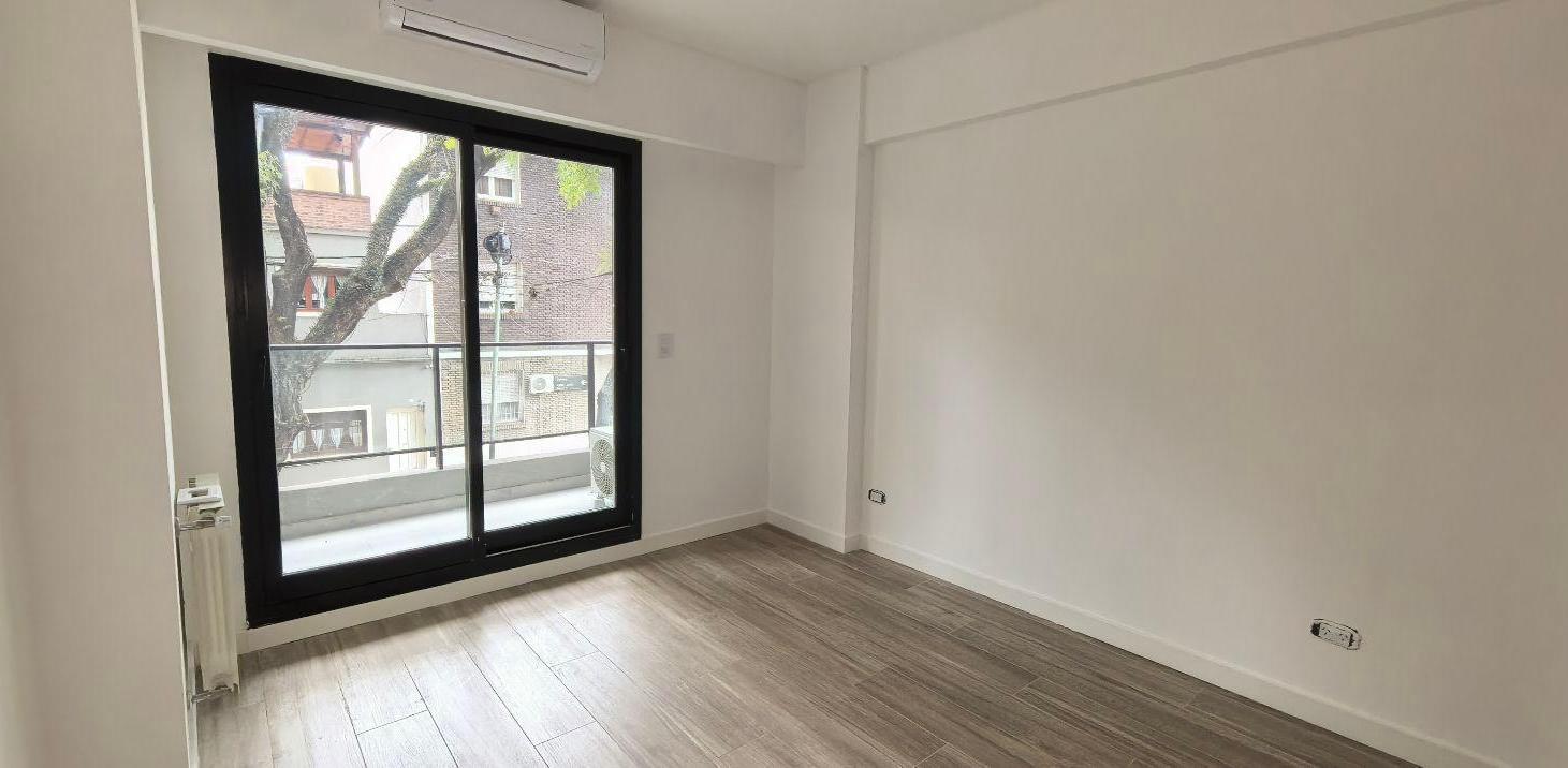 Foto de 3 ambientes con balcón y patio en edificio con Amenities, en el corazón, imagen 5