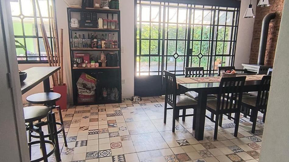 Foto de Casa 5 amb reciclada con galeria, patio y parrilla, imagen 1