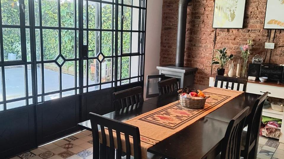 Foto de Casa 5 amb reciclada con galeria, patio y parrilla, imagen 4