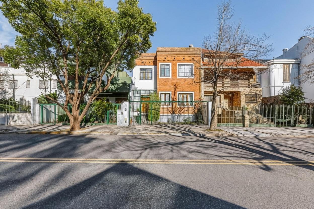 Foto de Casa de Estilo en Belgrano R con Jardín, Parrilla y Sótano a metros de, imagen 4