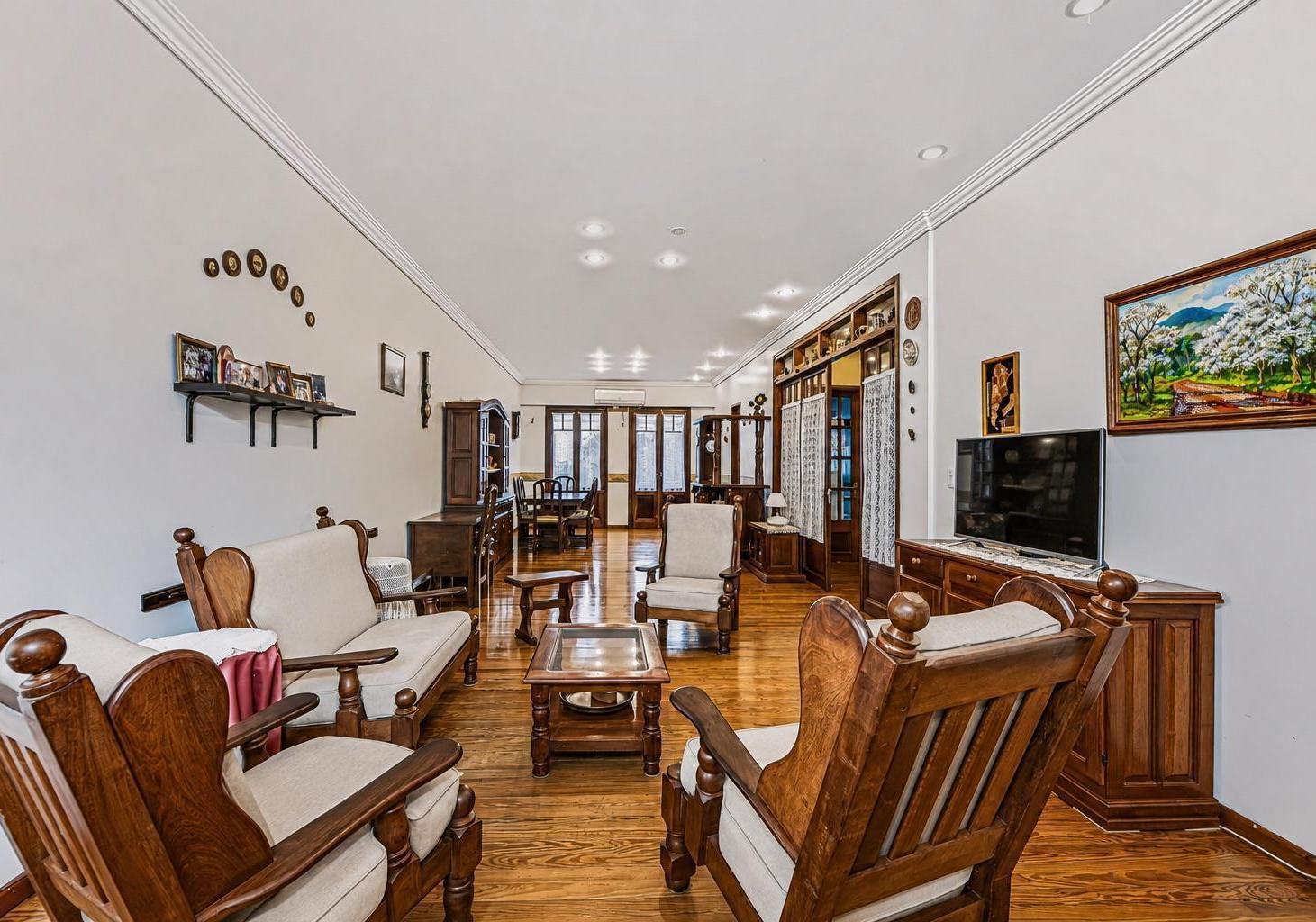 Foto de Casa de Estilo en Belgrano R con Jardín, Parrilla y Sótano a metros de, imagen 1