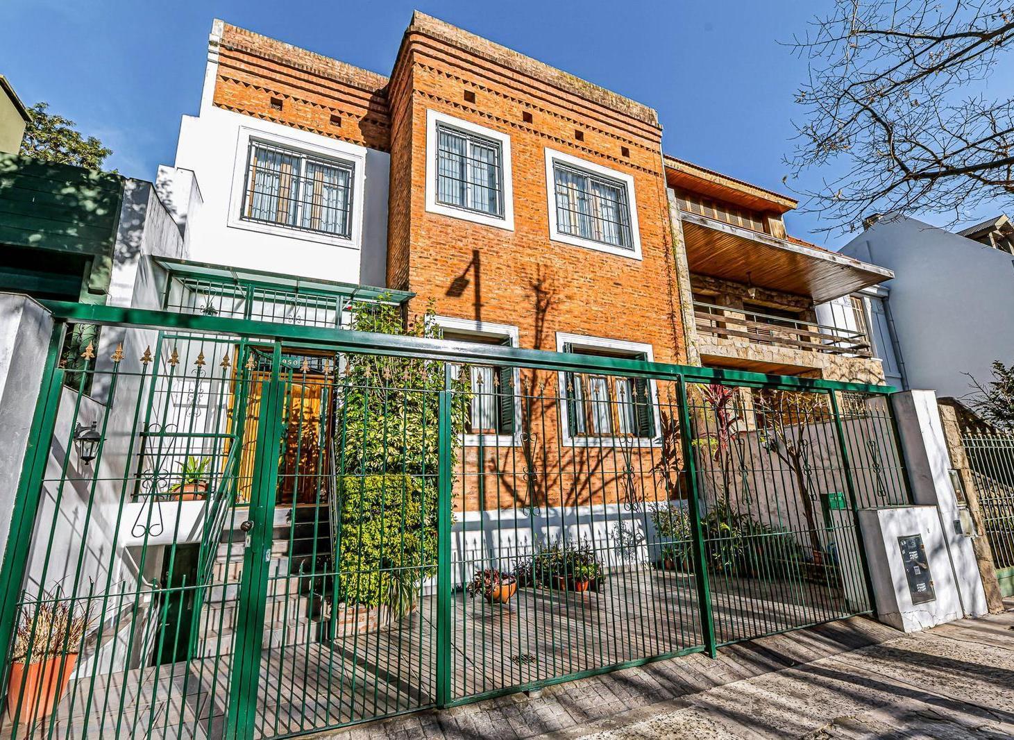 Foto de Casa de Estilo en Belgrano R con Jardín, Parrilla y Sótano a metros de, imagen 2