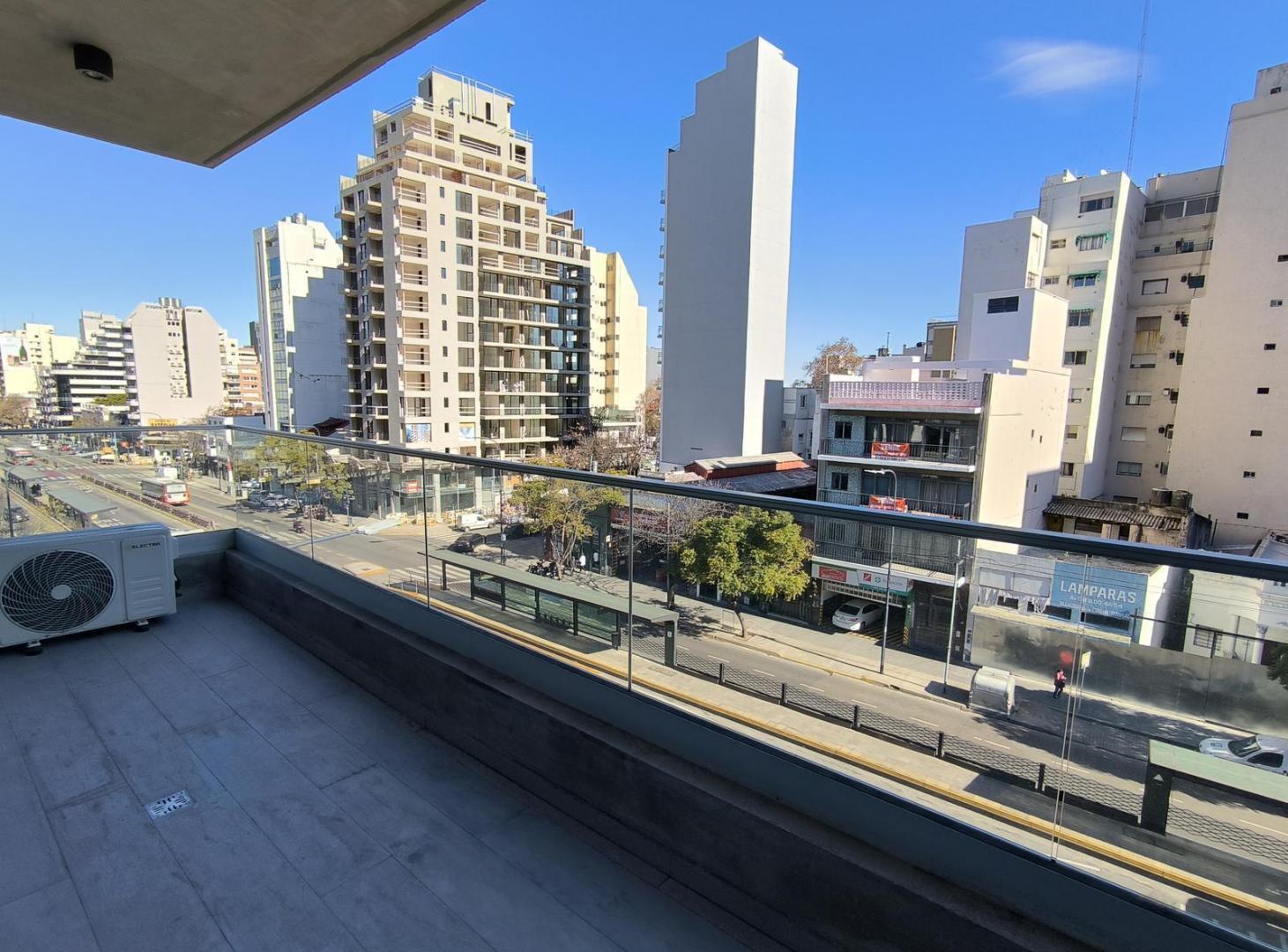 Foto de 3 AMBIENTES CON BALCÓN PRÓXIMO AL METROBUS DE AV CABILDO, imagen 2