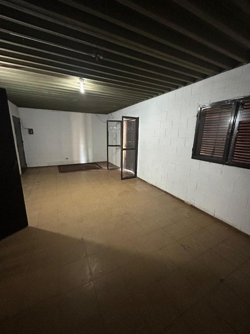Departamento de 3 Dorm. Planta Baja B España 1