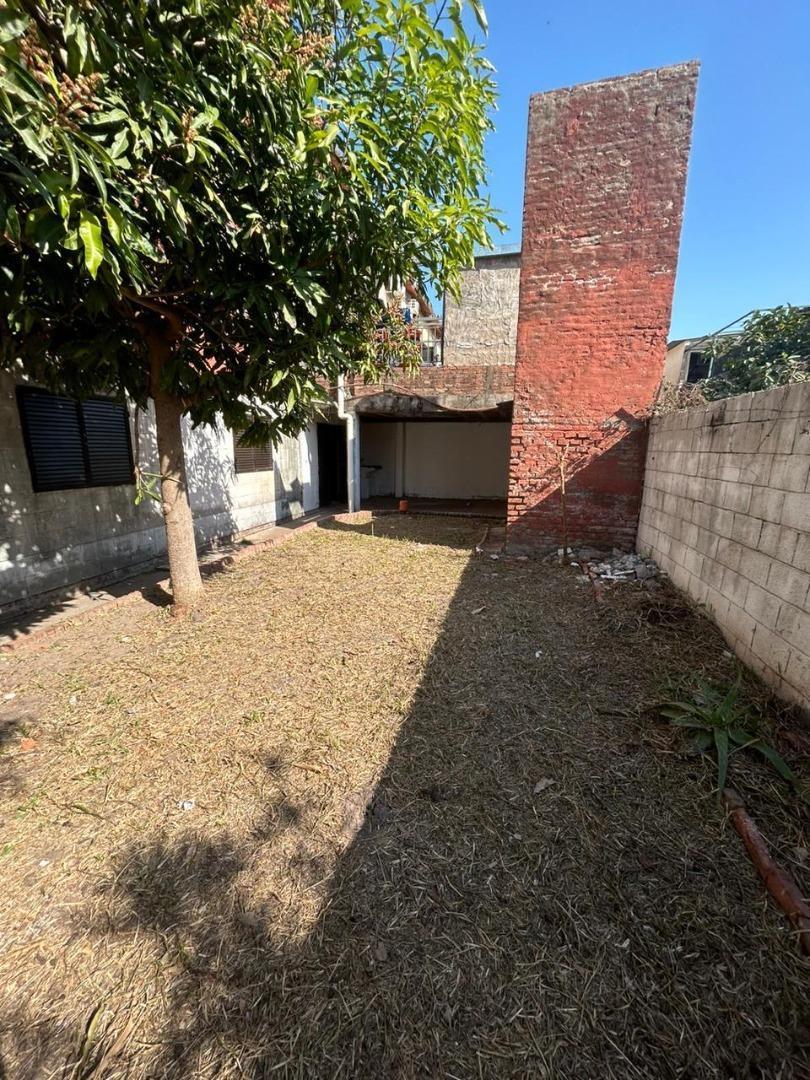 Departamento de 3 Dorm. Planta Baja B España 4