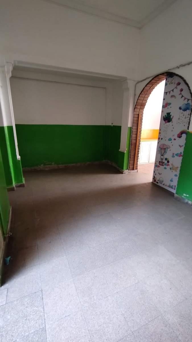 Ideal Para Renta Comercial! Casona de 2 Plantas con Acceso Independiente 2