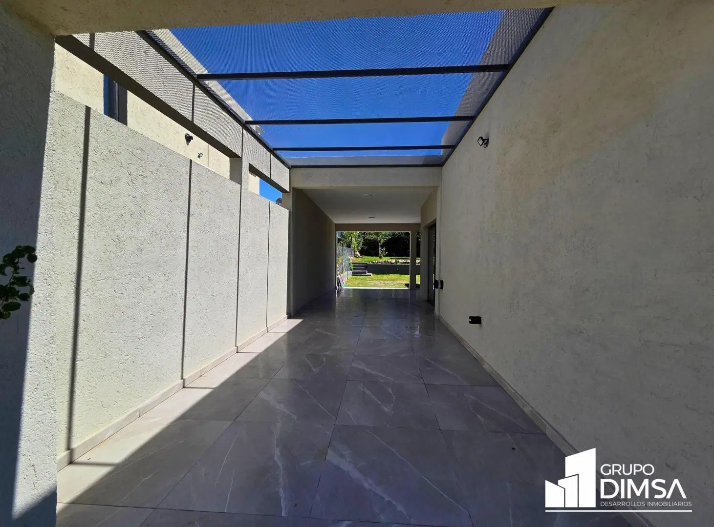 A Estrenar! Casa en Venta 2 Dorm de Diseño Bien Pensado. Barrio Privado Tejas IV 3