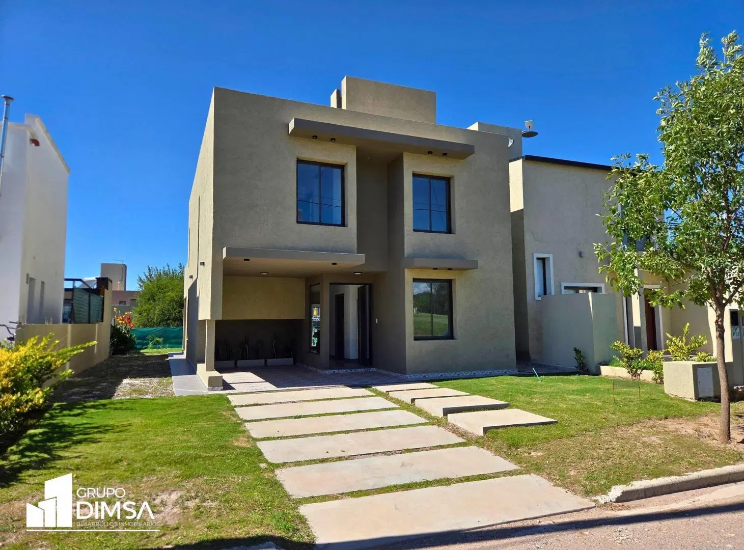 A Estrenar! Casa en Venta 3 Dorm de Diseño Bien Pensado. Barrio Privado Tejas IV 2