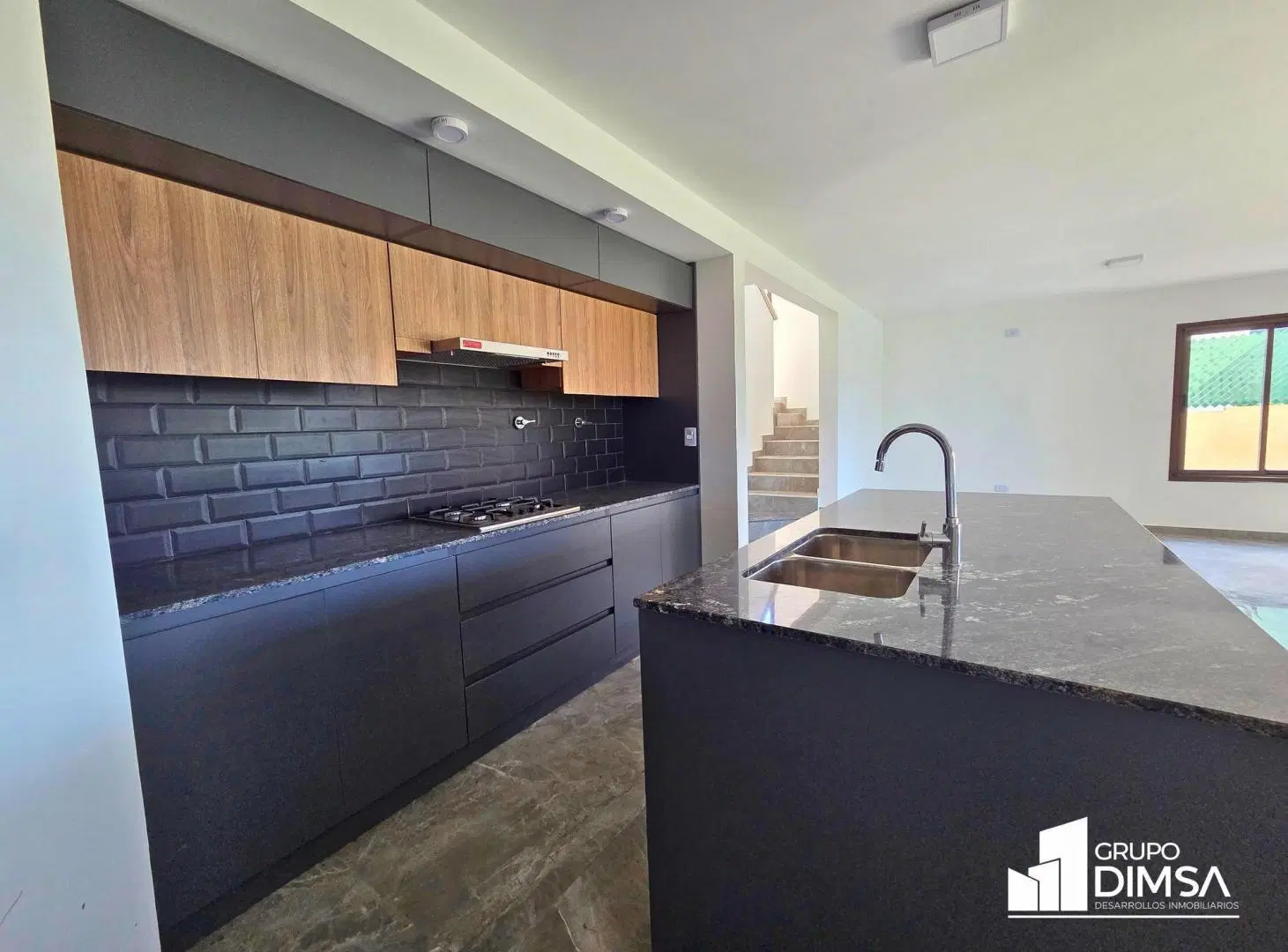 A Estrenar! Casa en Venta 3 Dorm de Diseño Bien Pensado. Barrio Privado Tejas IV 3