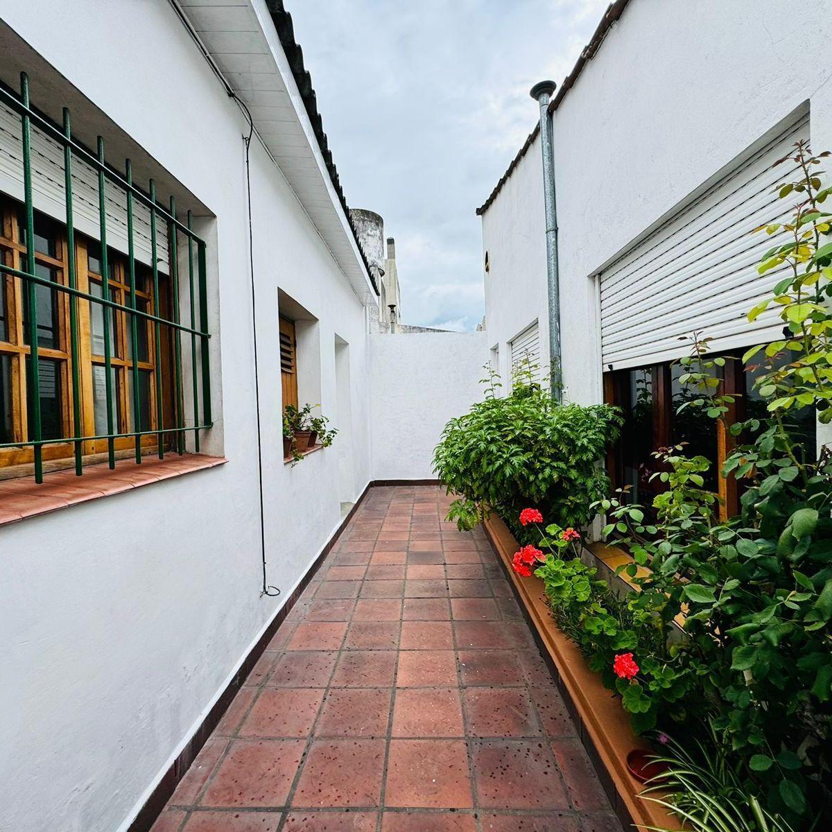Casa en Garay 2700 de Cuatro Ambientes con Garage y Quincho 3
