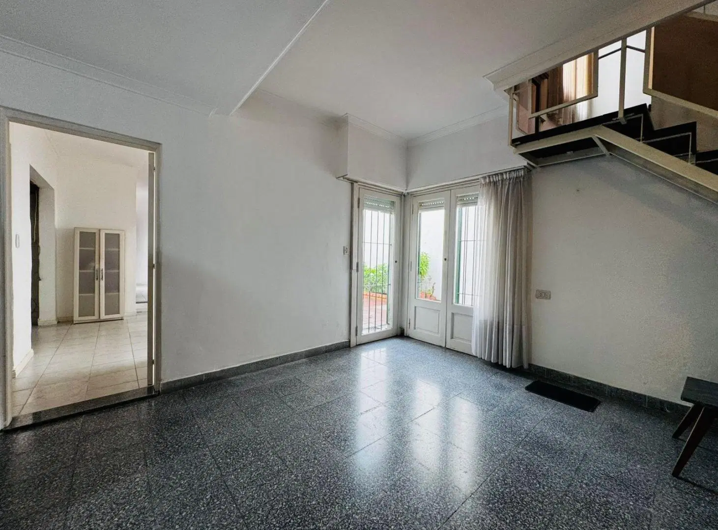 Casa en Garay 2700 de cuatro ambientes con garage y quincho 4