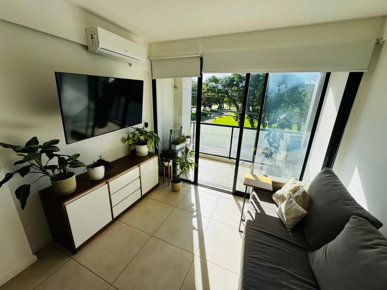Departamento en Florisbelo Acosta 3800 de dos ambientes con dos cocheras 1