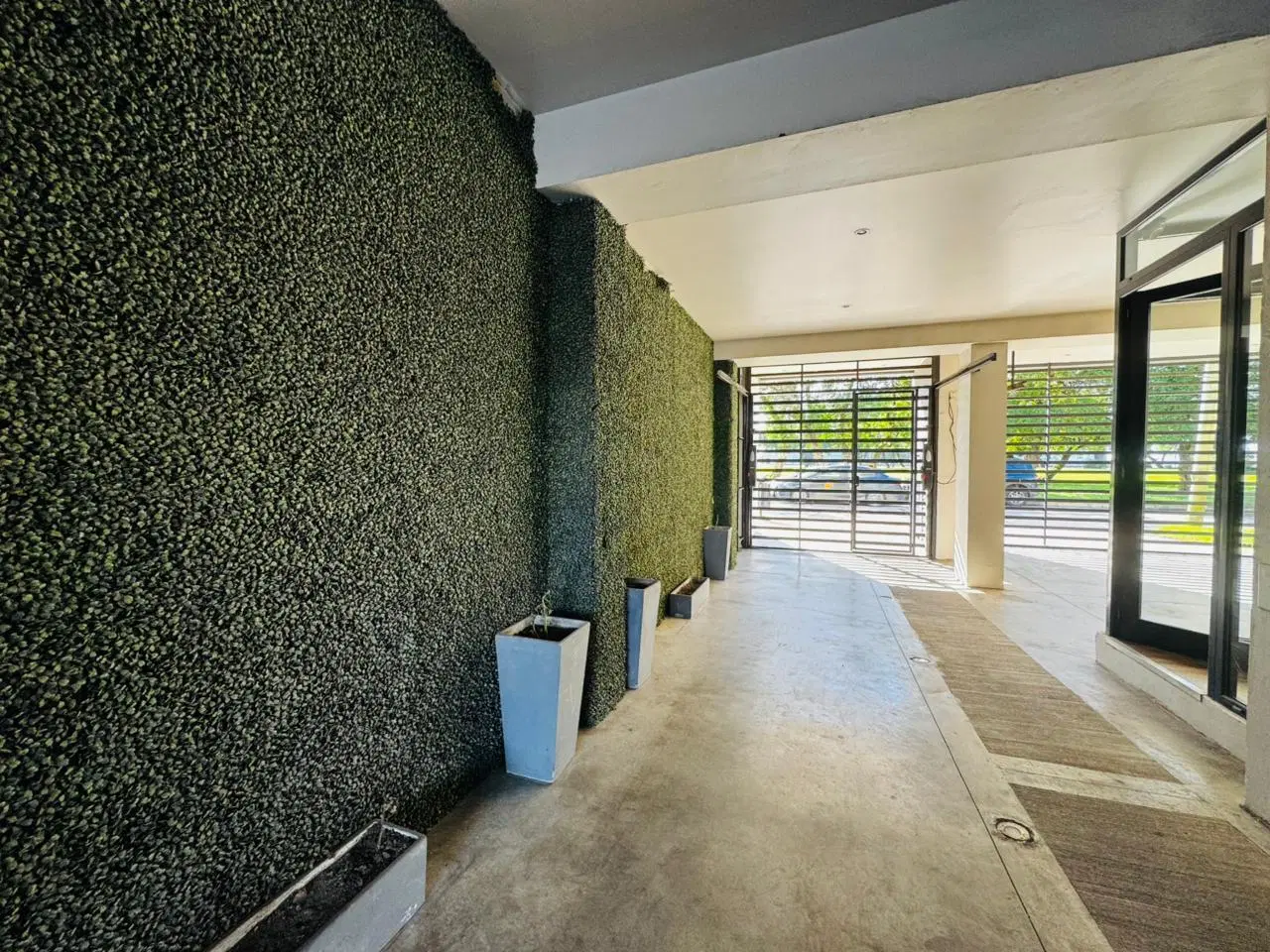 Departamento en Florisbelo Acosta 3800 de dos ambientes con dos cocheras 2