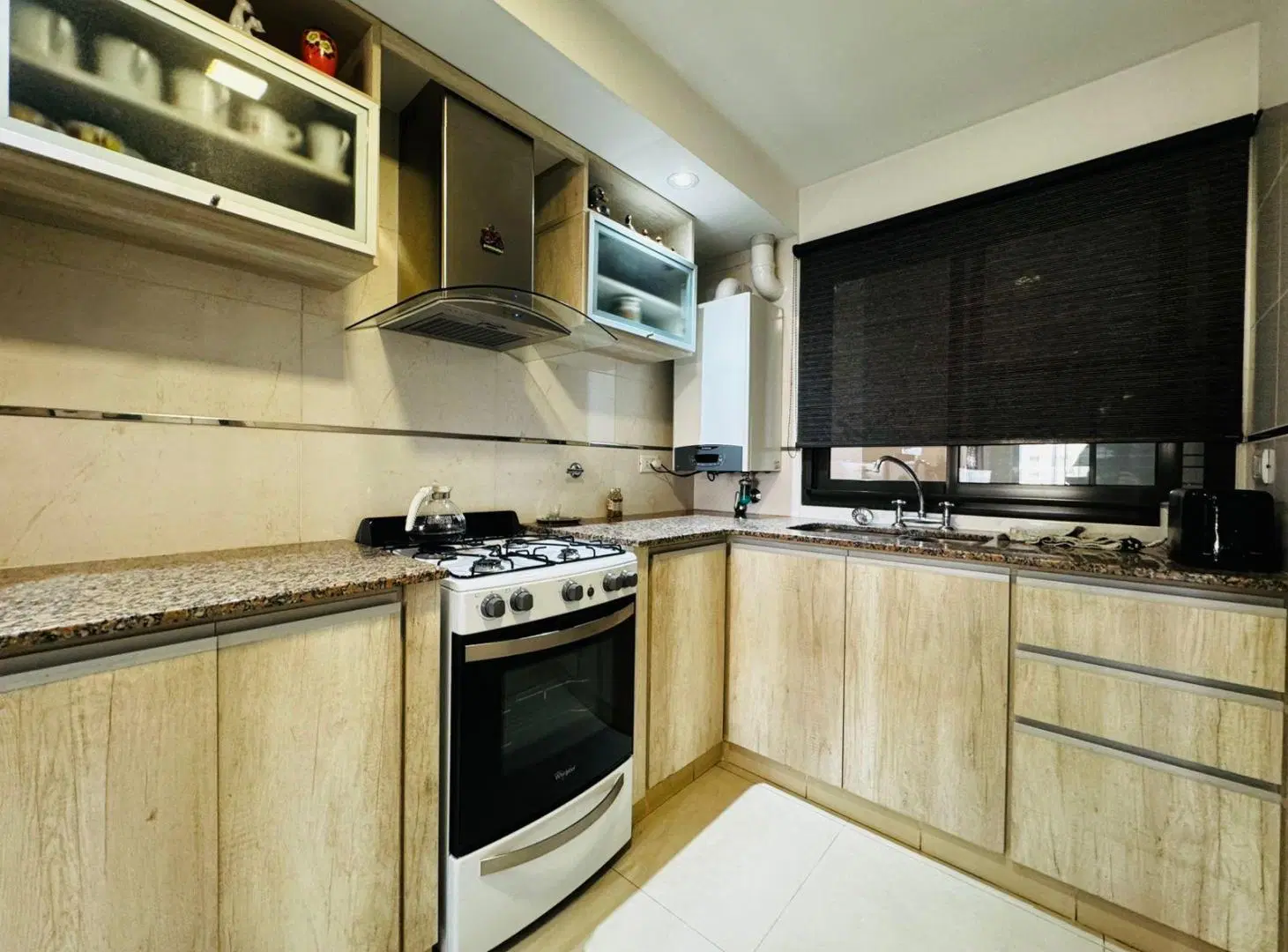 Departamento de tres ambientes con cochera en Av. Colon 3000 1