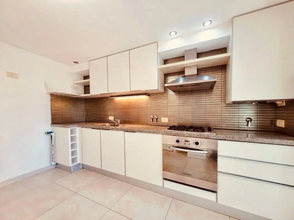 Departamento en alquiler 24 meses en Avellaneda 60 con cochera 3