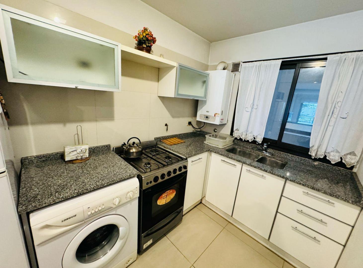Foto de Departamento en alquiler en Av. Colon 3000 de tres ambientes con cochera, imagen 2