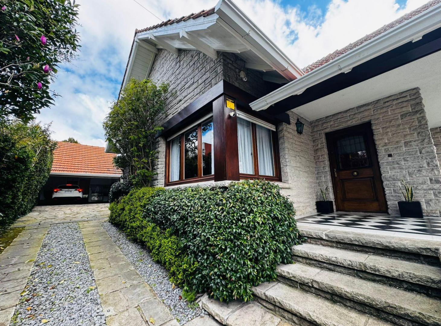 Foto de Casa en Matheu 1600 de cinco ambientes con parque y piscina, imagen 3